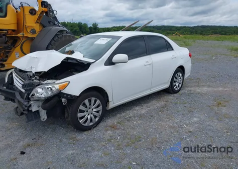 2013 Toyota Corolla Le z USA, uszkodzony, nr VIN 2T1BU4EE3DC110304